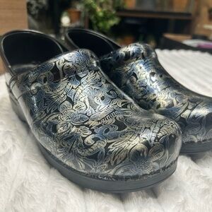 Dansko Black w/ Metallic Floral Design Nursing Shoes, Women’s Size 9.5 - 10